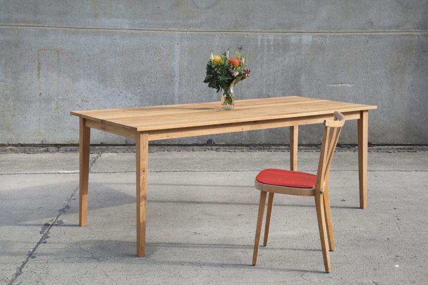 Dieter — Tisch aus Massivholz – Bild 7
