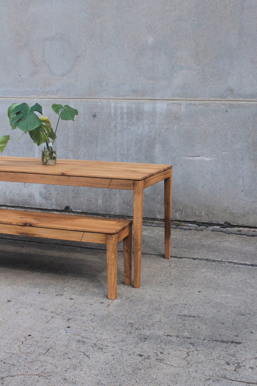 Paul — Tisch aus Massivholz – Bild 4
